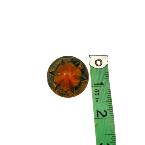 Vintage set of 5 Green & butterscotch Circular raised buttons 1.25 inch diameter - Picture 5 of 5